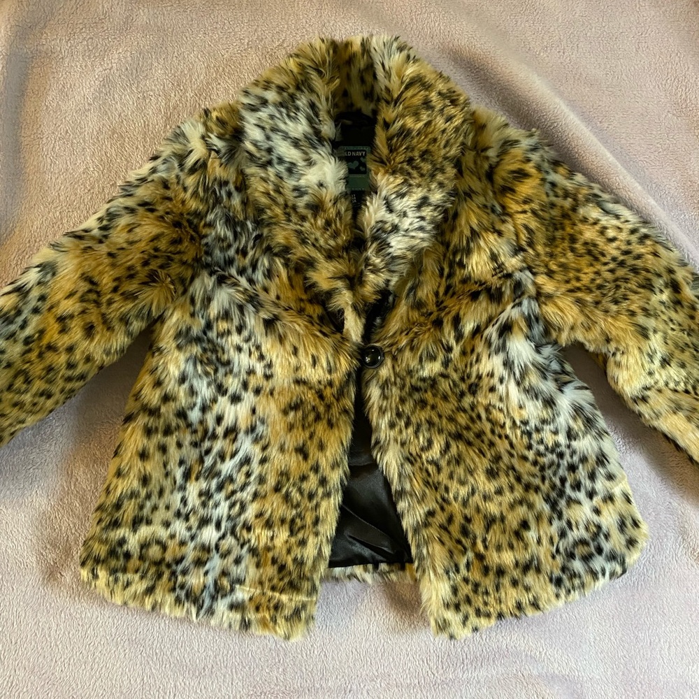 Faux Fur leopard print girls Coat!